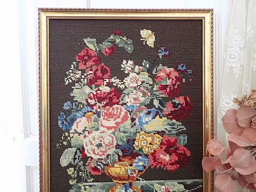 薔薇花 刺繍フレーム - 薔薇と天使のアンティーク