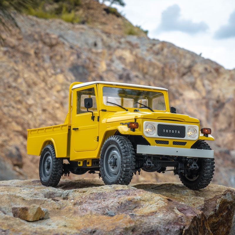 1:12 Scale RC Pickup | RTR, Working Lights & Tailgate | FMS Hobby