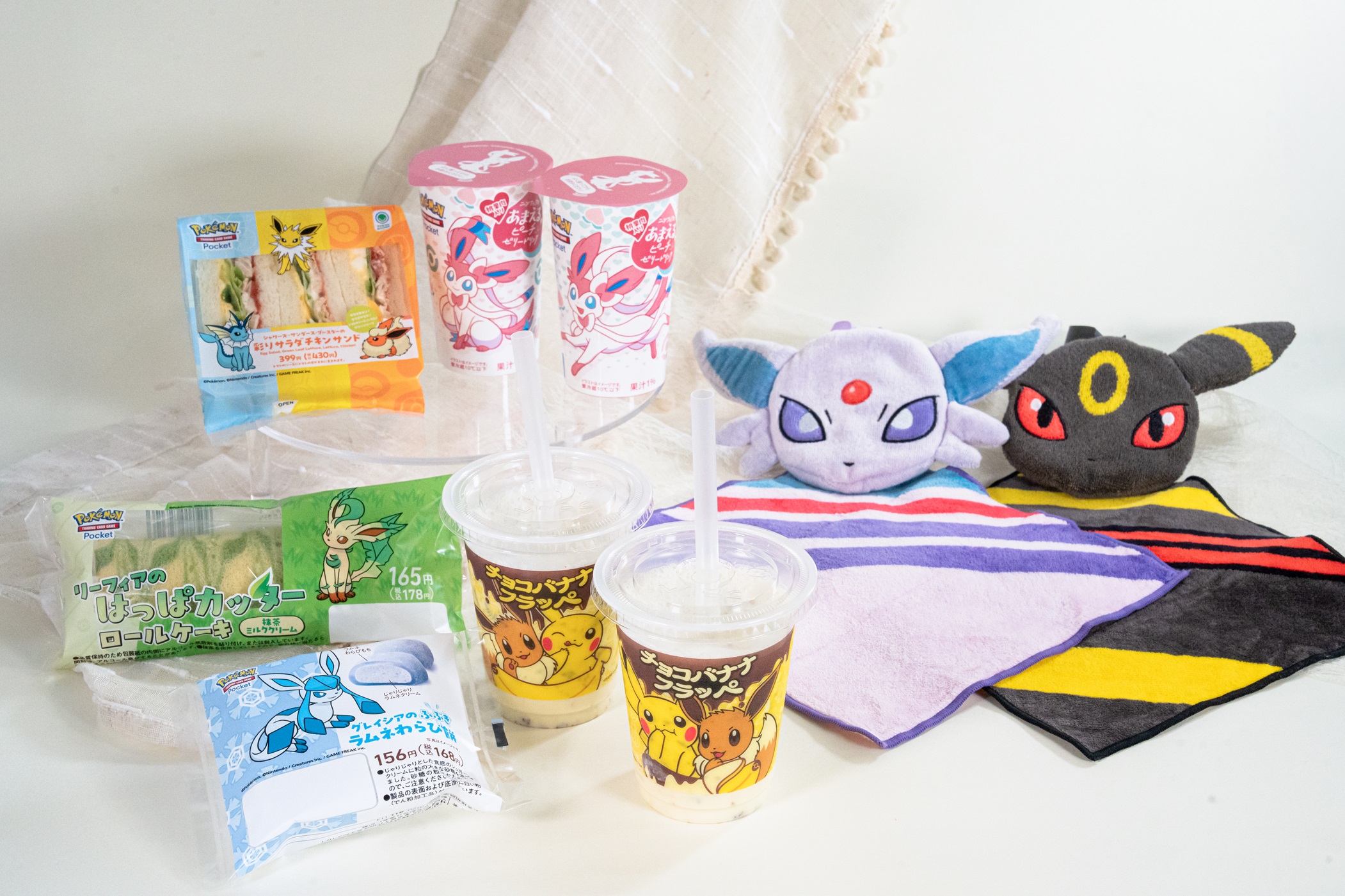 ファミマにイーブイたちが大集合！ イーブイと進化形たちのかわいい