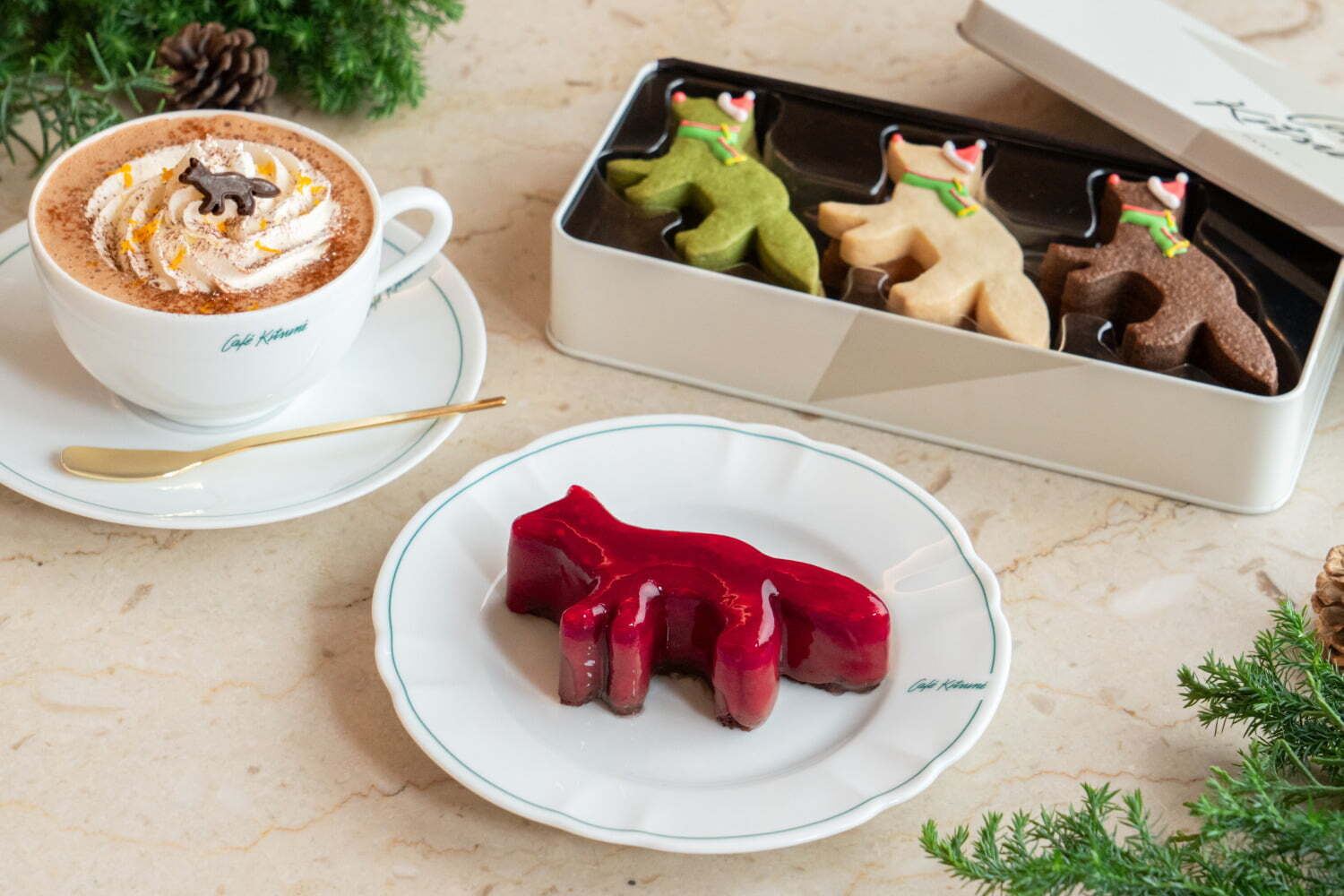 ベージュ アラン・デュカス 東京の「ガレット・デ・ロワ」シャネルの