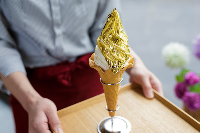 金沢発「金箔ソフト」が東京初上陸、ギンザ シックスで数量限定発売