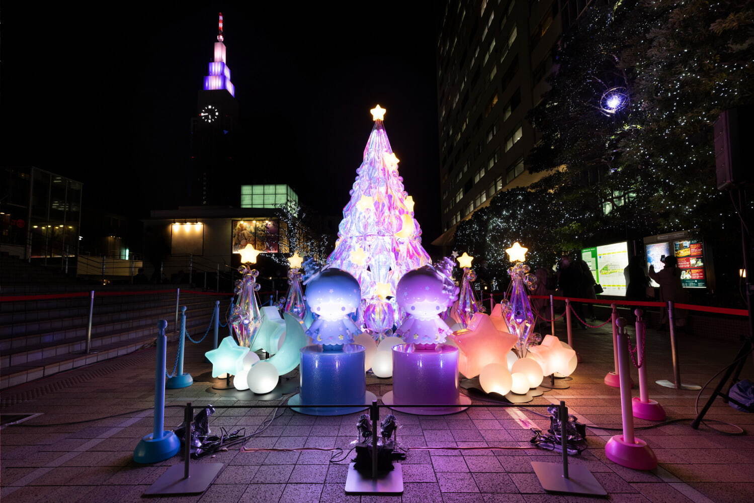 新宿サザンテラス×リトルツインスターズ“キキ＆ララカラー”の
