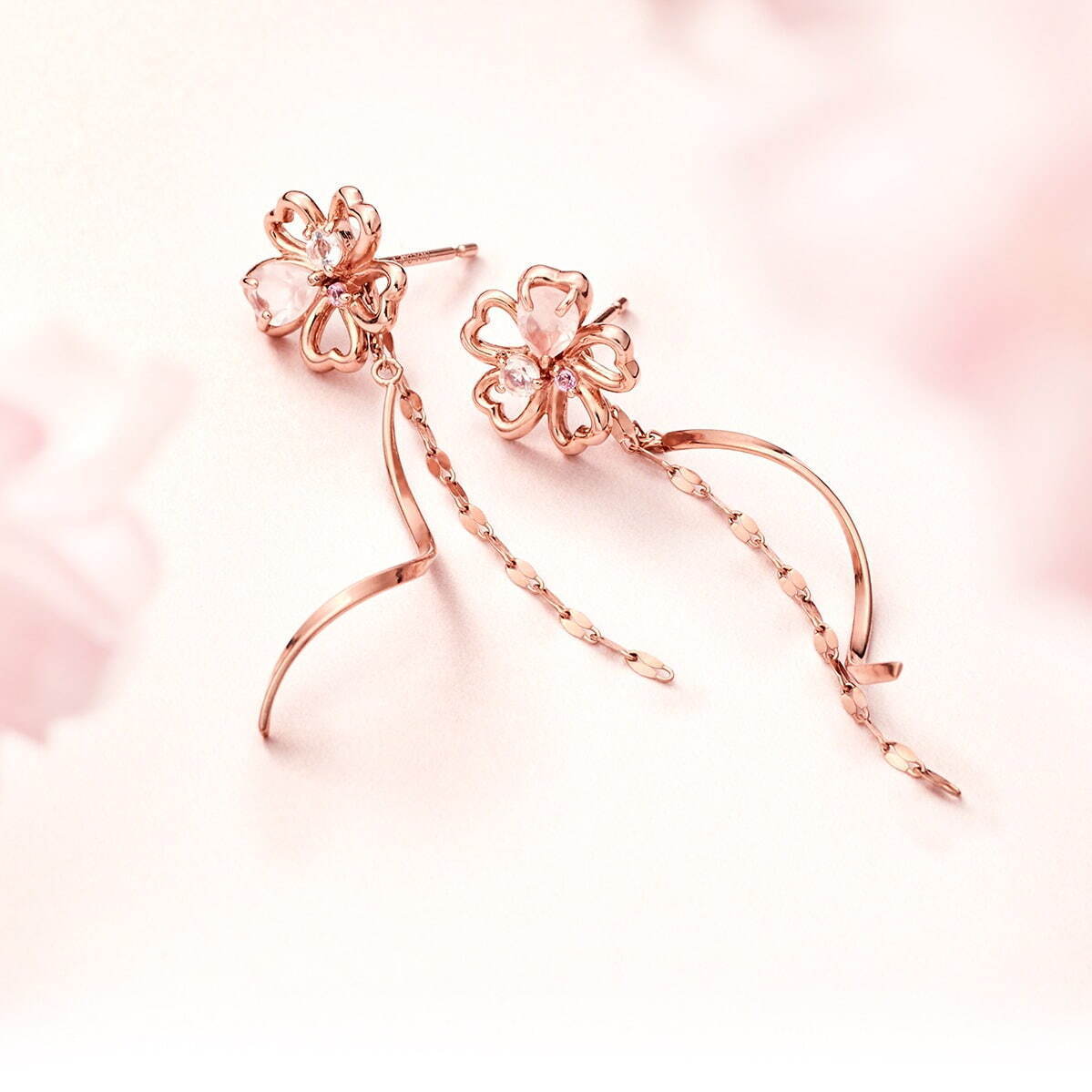 カナル 4℃の22年春「桜ジュエリー」ローズクオーツ光る桜ネックレス