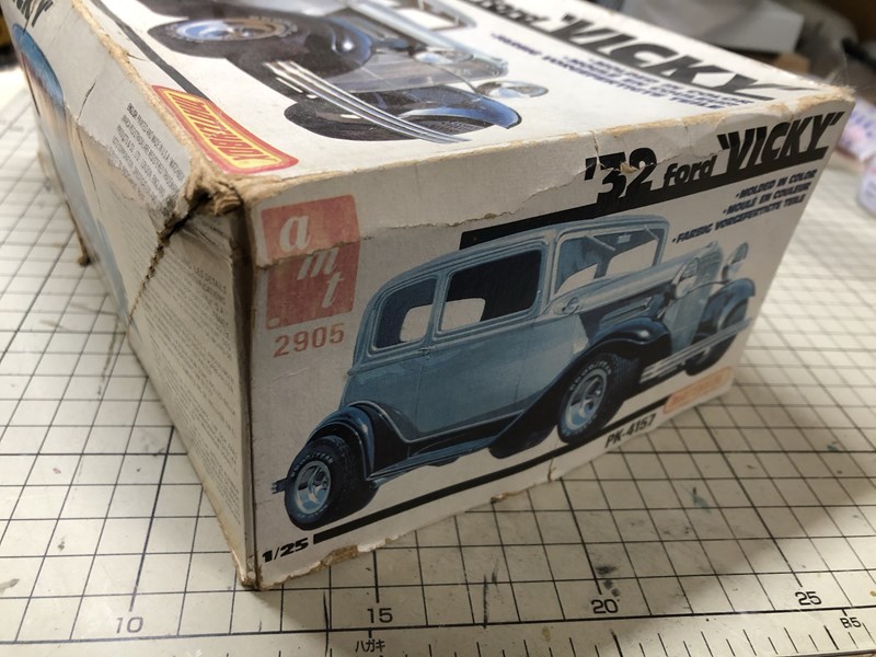 amt 1/25 1932 Ford Vicky 製作記 #1 ＜机上にDeuceが在る幸福感＞