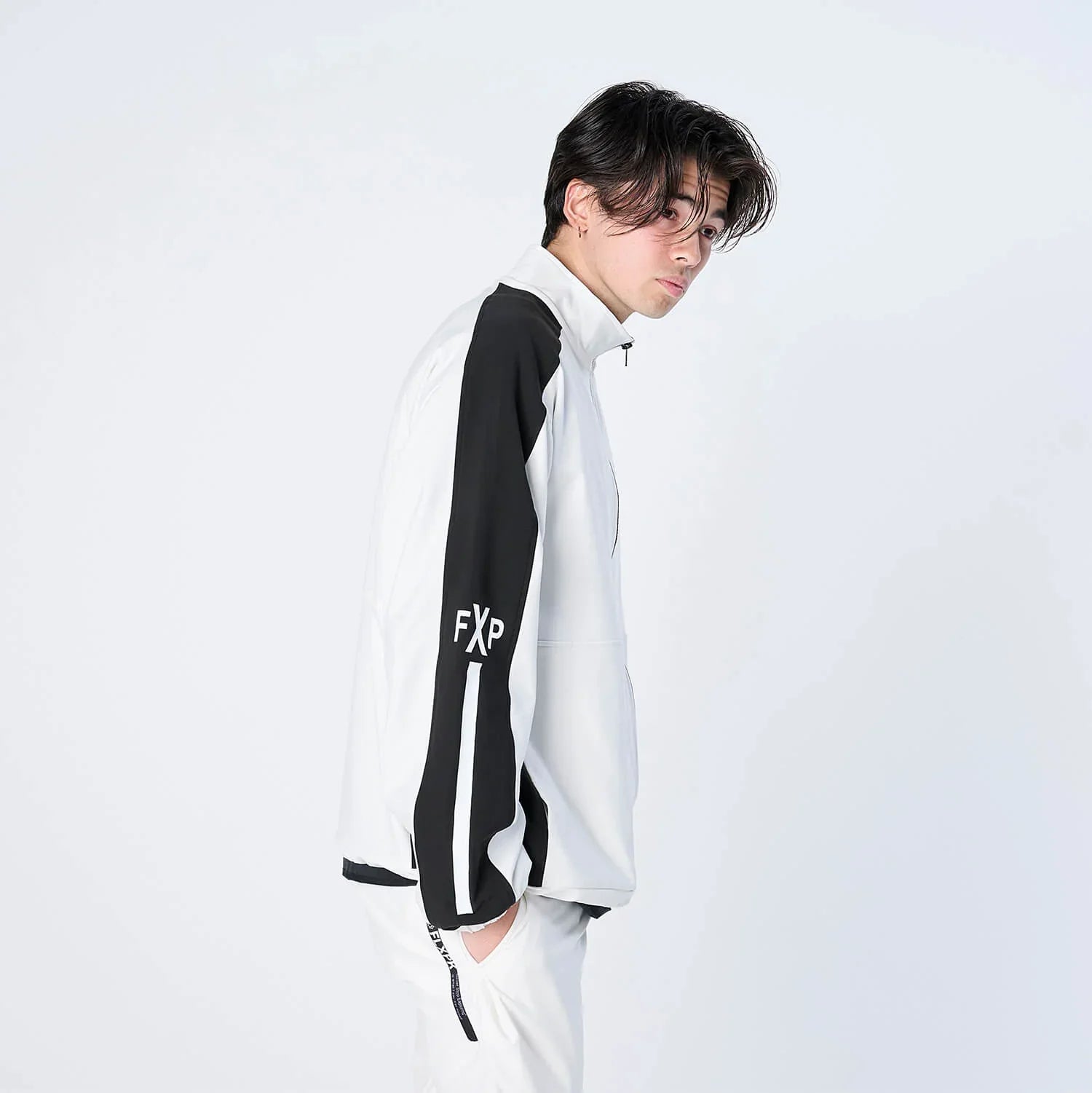 XJK-TRACKS（SOLOTEX® Eco-Hybrid トラックジャケット）WHITE