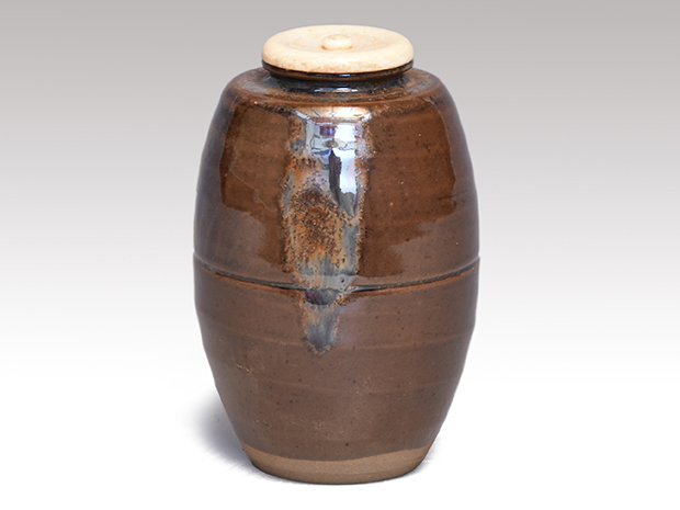 安土桃山】◇『豊臣家伝来 菊/五七桐紋金銀蒔絵大海形 牙割蓋薄茶入