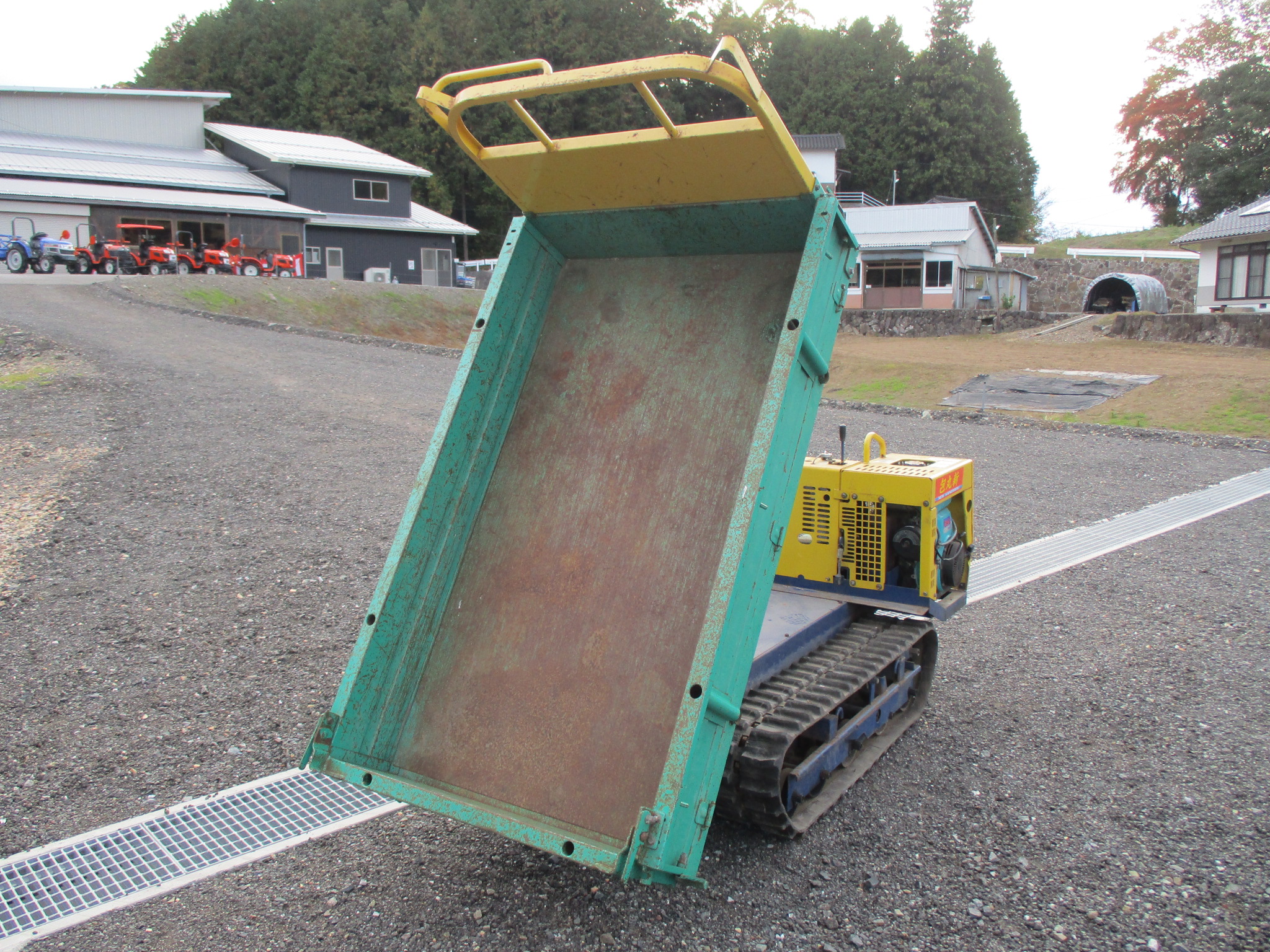 筑水キャニコム クローラ運搬車 BFK809 8.5ps 積載重量800kg クローラ