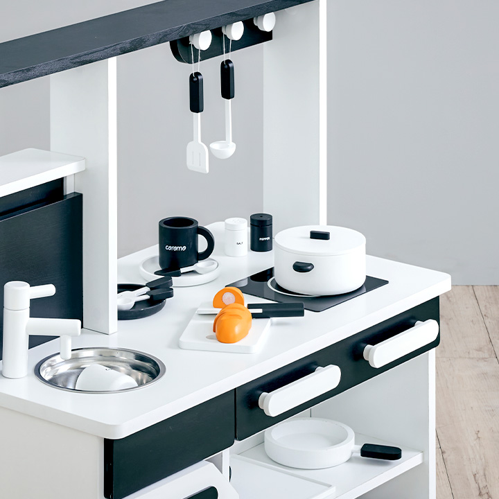 組立品 ワイドタイプ おままごとキッチン cook＆store core+(コア