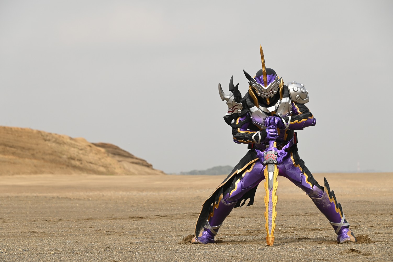仮面ライダーカリバー ジャアクドラゴン | 仮面ライダー図鑑 | 東映