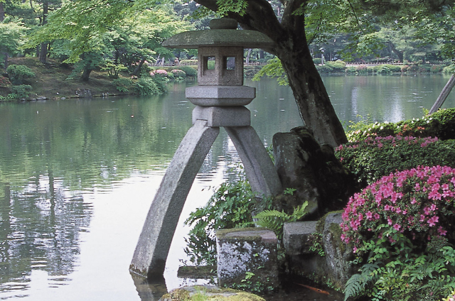 瓢池(ひさごいけ） < 兼六園内 おすすめスポット | 旅ガイド 兼六園