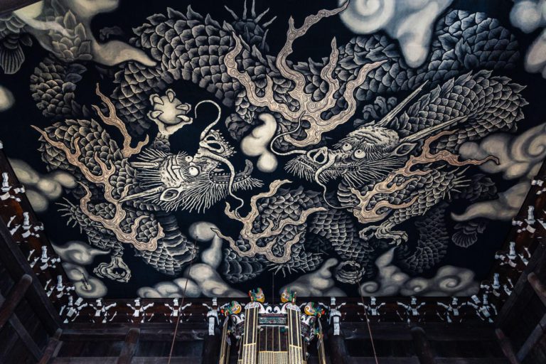 天井に描かれた双龍が有名な建仁寺。見どころは他にも盛り沢山！周辺