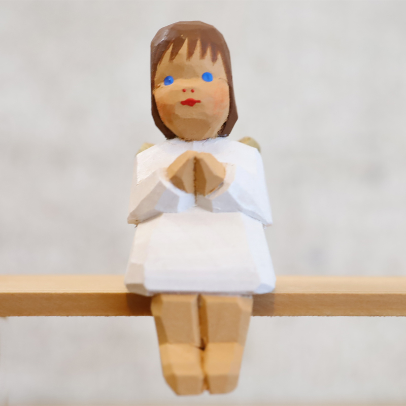 ハーン 座る天使：座らせて飾る格調高い天使のお人形 | krtek select toys