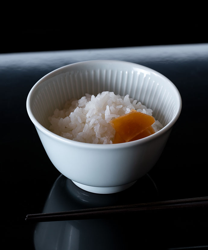 茅乃舎別誂え 深川製磁製 飯茶碗 羽反｜茅乃舎(かやのや)｜久原本家