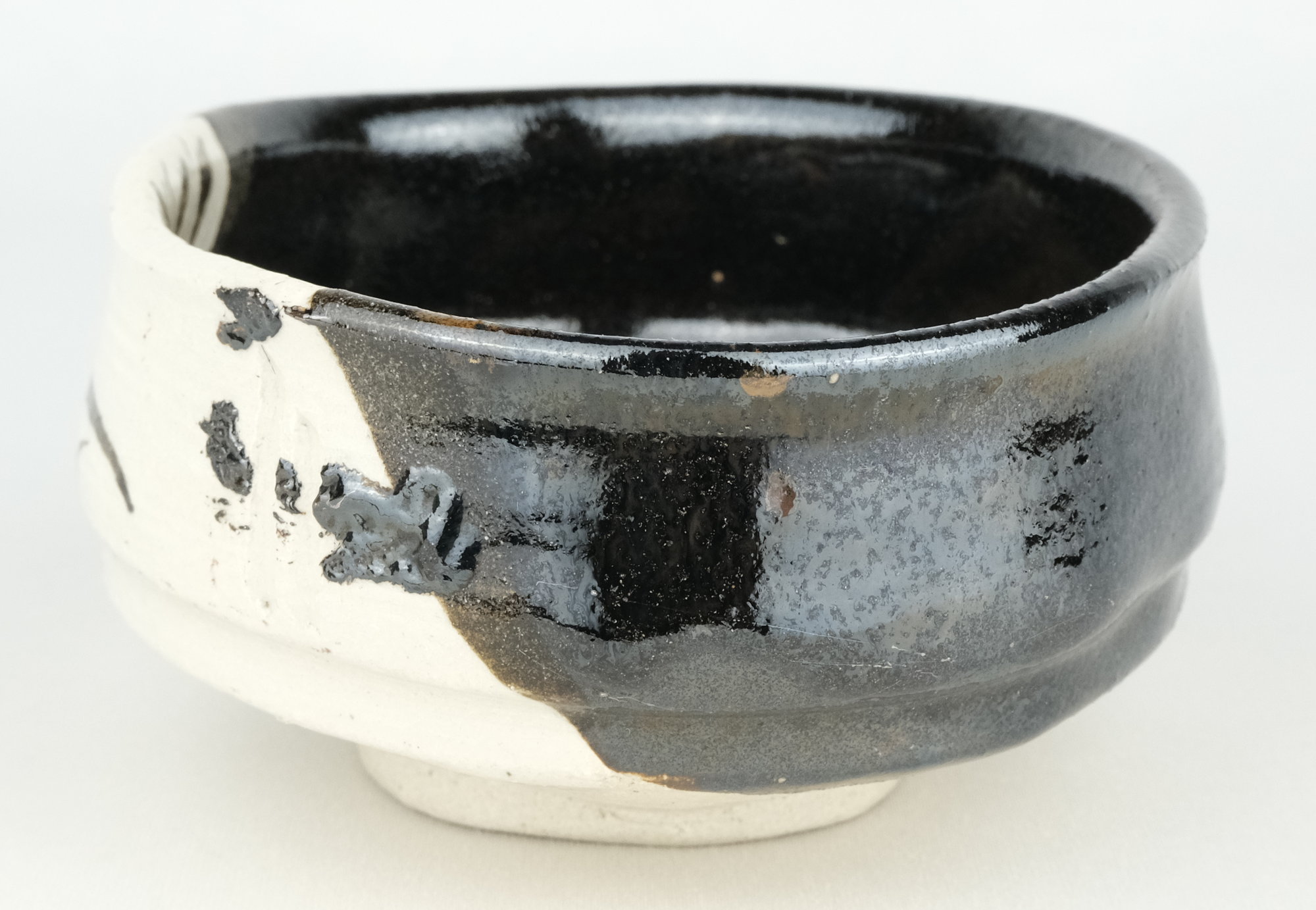 栗山園オンライン通販部 / 【出物】 黒織部茶碗 加藤芳右衛門