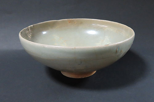 淡い青色の陶器製丸型鉢 骨董品 李朝白磁碗 骨董品