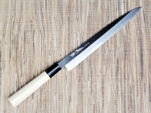 郷右馬允義弘～ 上作柳刃240mm 上霞研ぎ／水牛丸柄仕様