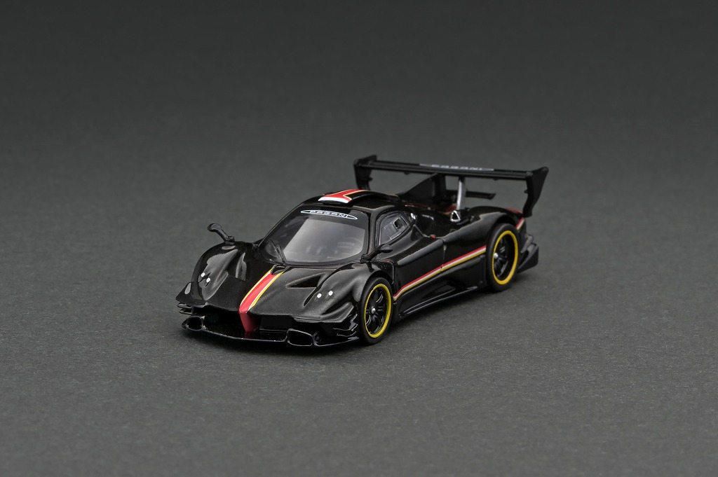 Tarmac Works 1/64 Pagani Zonda Revolución Nero Oro - AXELLWORKS