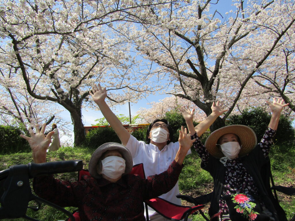 🌸お花見レクリエーション② | ホスピタルメントさくら東館｜熊本の