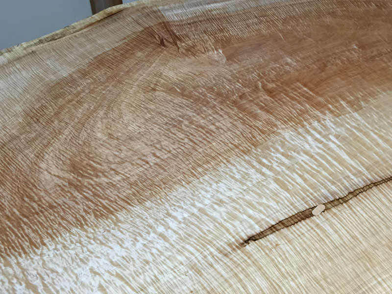 極上杢栃（トチ）無垢一枚板 座卓：ダイニングテーブルや手作り家具の