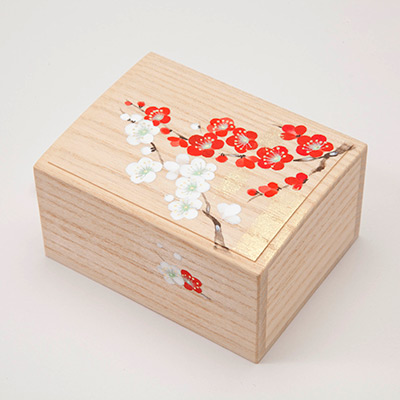 花暦絵入り小箱 〈1月 梅〉 ｜ 桐箱・京都 堀川五条 - 株式会社箱藤商店