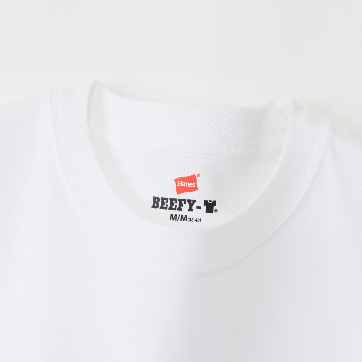 ビーフィーポケットロングスリーブTシャツ ホワイト | ヘインズの公式