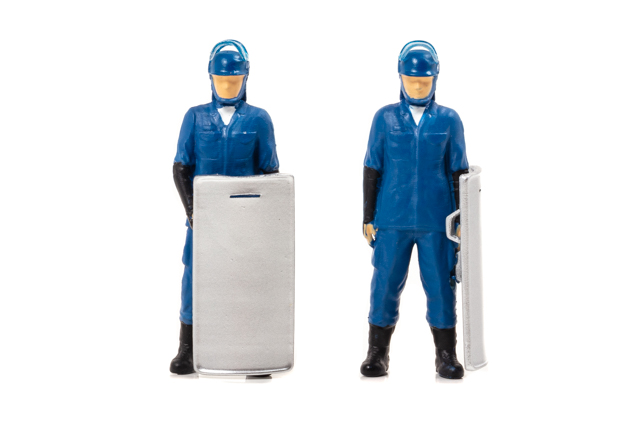 1/43 フィギュア 警察官 警備部機動隊出動服 [旧] (2type set) 株式