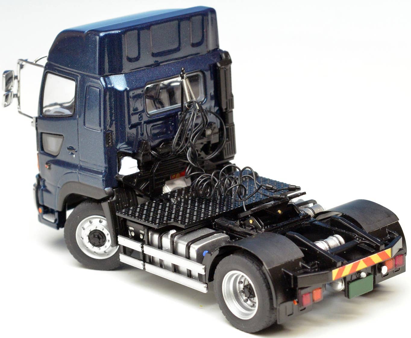 Hino Profia SH 4x2 High Roof Tractor (Dark Blue Metallic) | HLJ.com