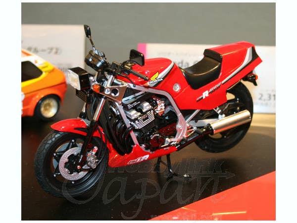 Honda CBR400F | HLJ.com