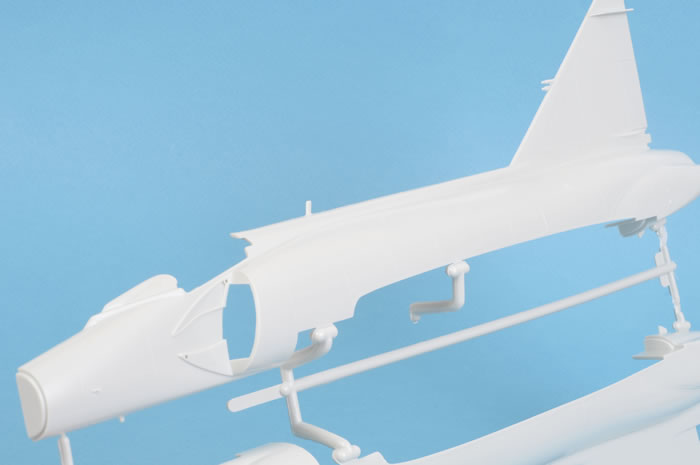 F-102A Delta Dagger Review by Brett Green (Encore Models 1/48)