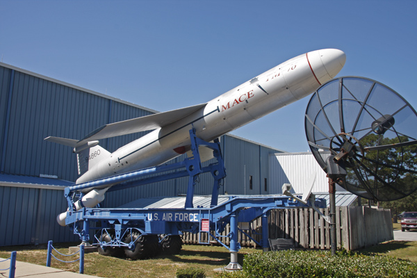 Internet Modeler Revell 1/32 Renwal Teracruzer and Mace Missile