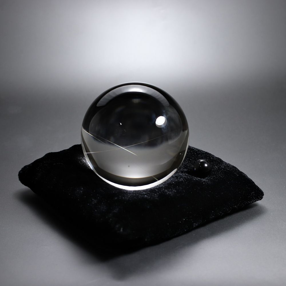 トップクォリティ]天然ルチルクォーツ丸玉/水晶座布団台座付（球体直径
