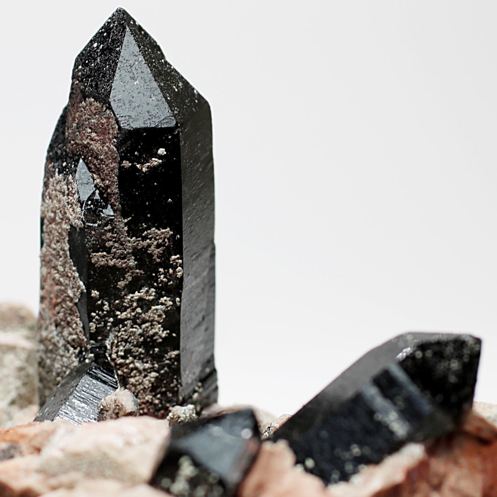 希少・山東省産]天然モリオン原石クラスター（黒水晶/カルサイト共生