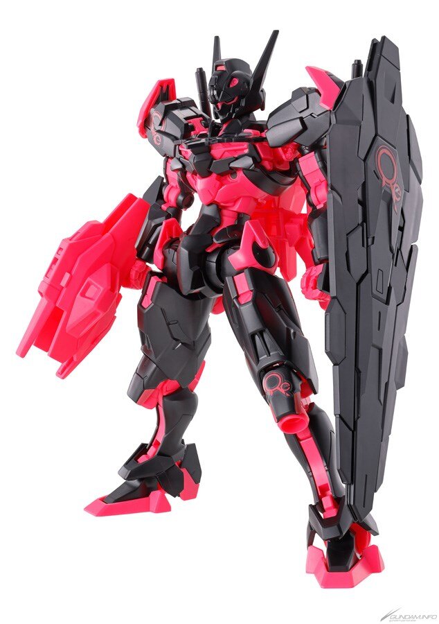 ガンプラ』セブン-イレブン限定カラーの「νガンダム」「ストライク