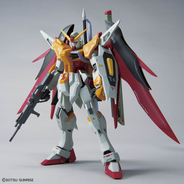 オレンジの「光の翼」も付属する豪華仕様！ガンダムベース限定MG