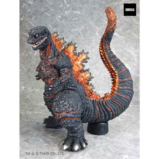 全高34cm超えのビッグサイズ！燃え盛るような「ゴジラ（2016）」が怪獣
