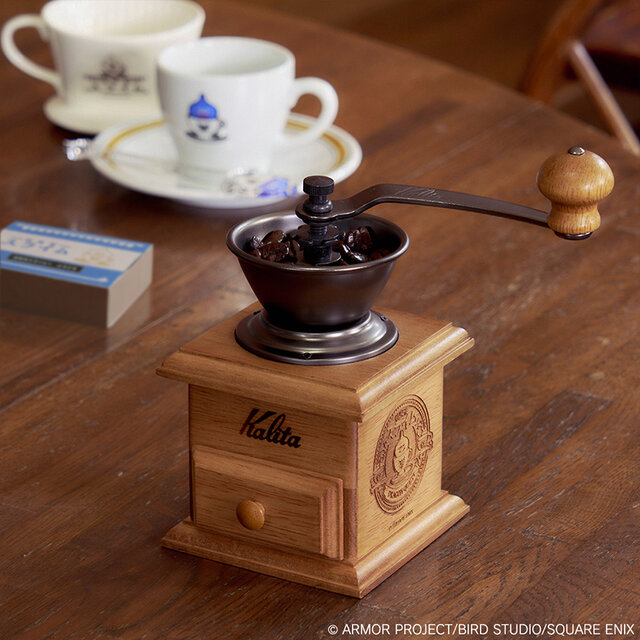 ドラクエ』新グッズ「純喫茶スライム」がお洒落！コーヒーミルやカップ