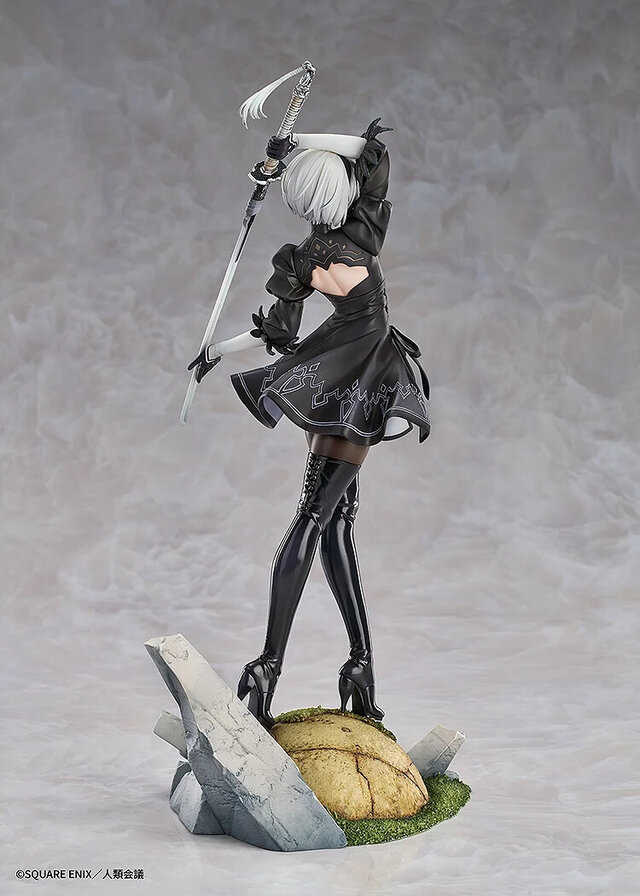 衣装から太ももがチラリ！「ニーアオートマタ」より「2B（ヨルハ二号B