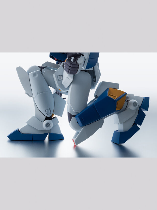 ポケットの中の戦争より「ROBOT魂 ガンダムNT-1」がチョバム・アーマー