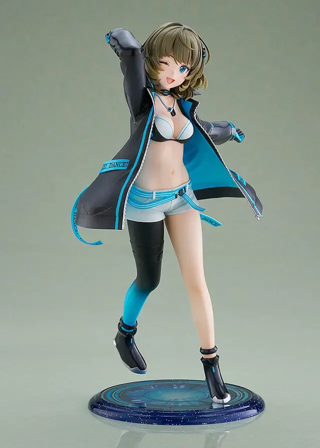 ジャケットの下には大胆なダンス衣装！『デレマス』より「高垣楓」1/7