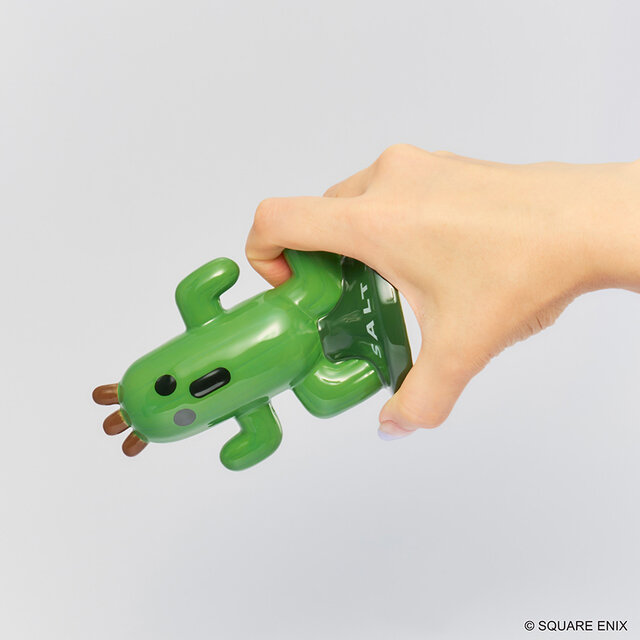 振りかける姿はまさに「針千本」！FFシリーズの「サボテンダー」が存在