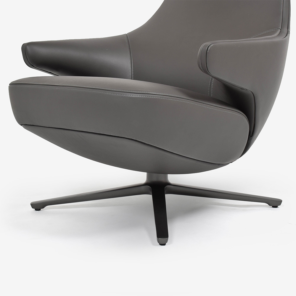 PoltronaFrau（ポルトローナ・フラウ）アームチェア 「ジェイラウンジ