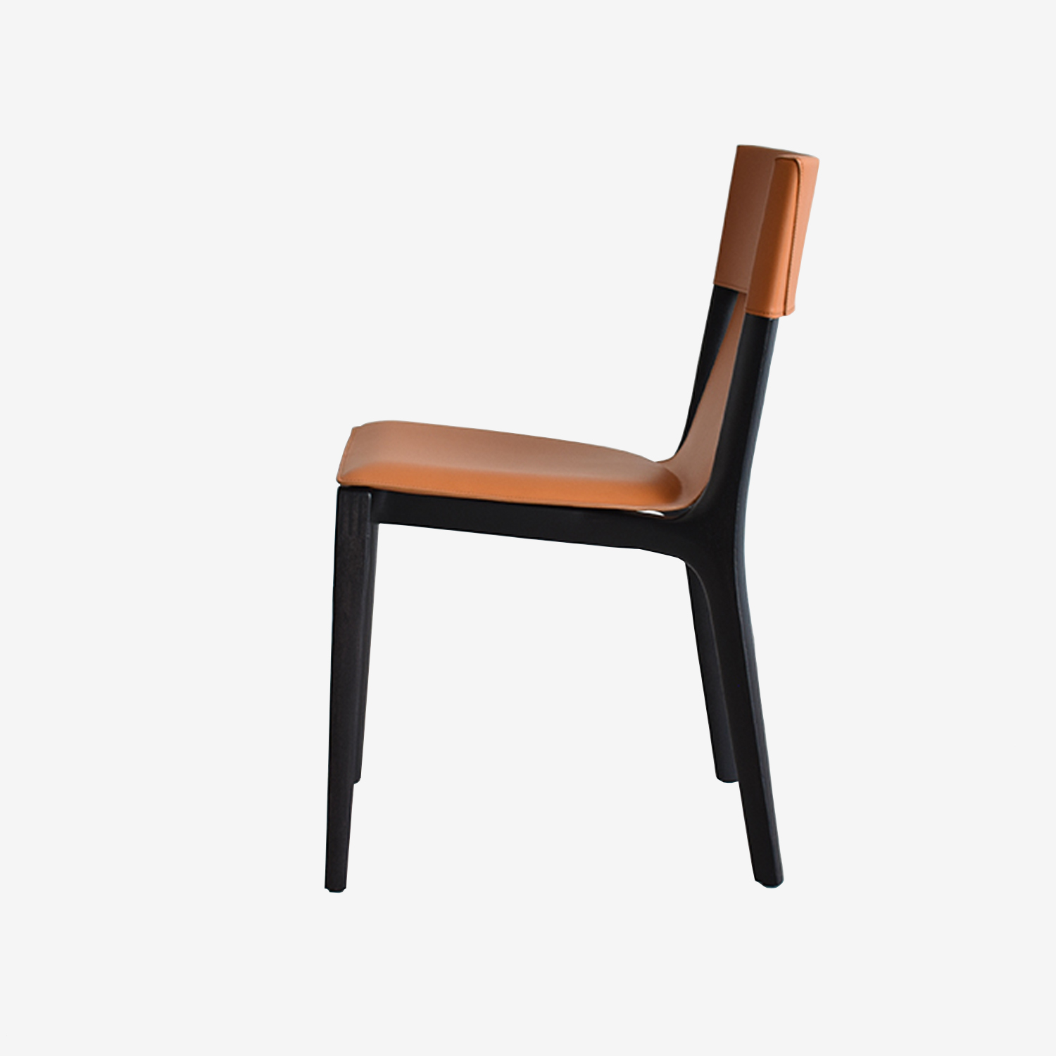 PoltronaFrau（ポルトローナ・フラウ）ダイニングチェア「イサドラ」革
