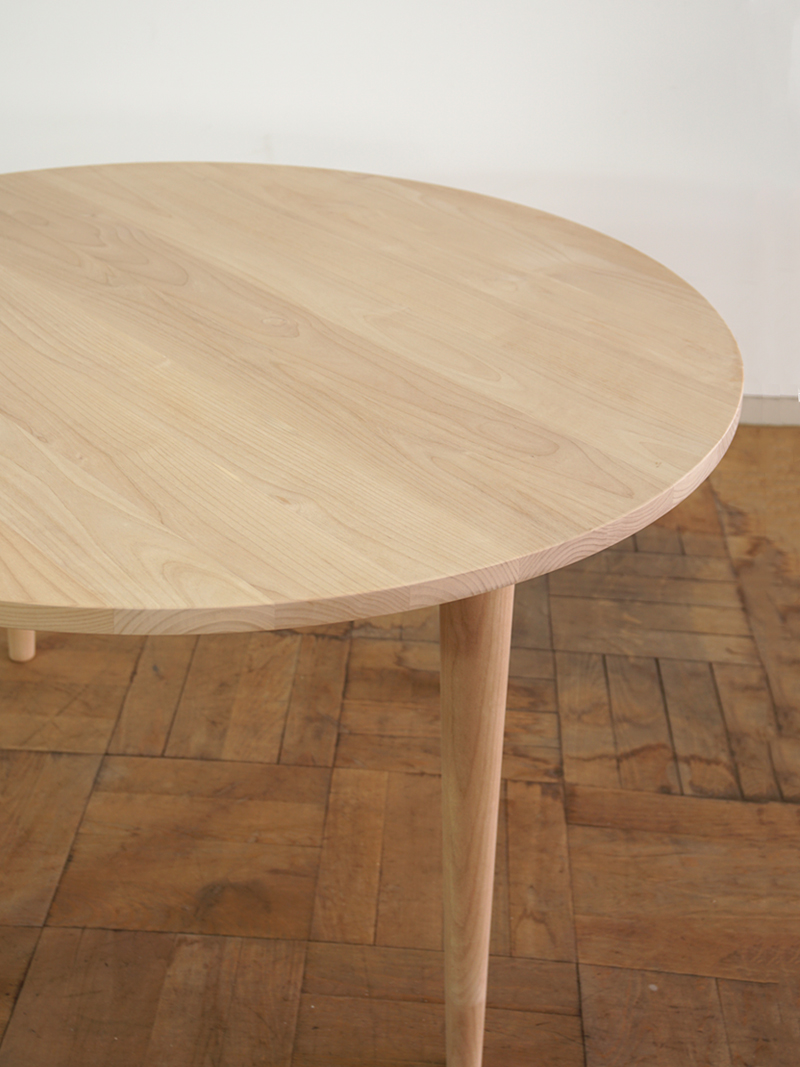 テーパー丸脚テーブル｜ikususu FURNITURE｜無垢材家具・オーダー家具