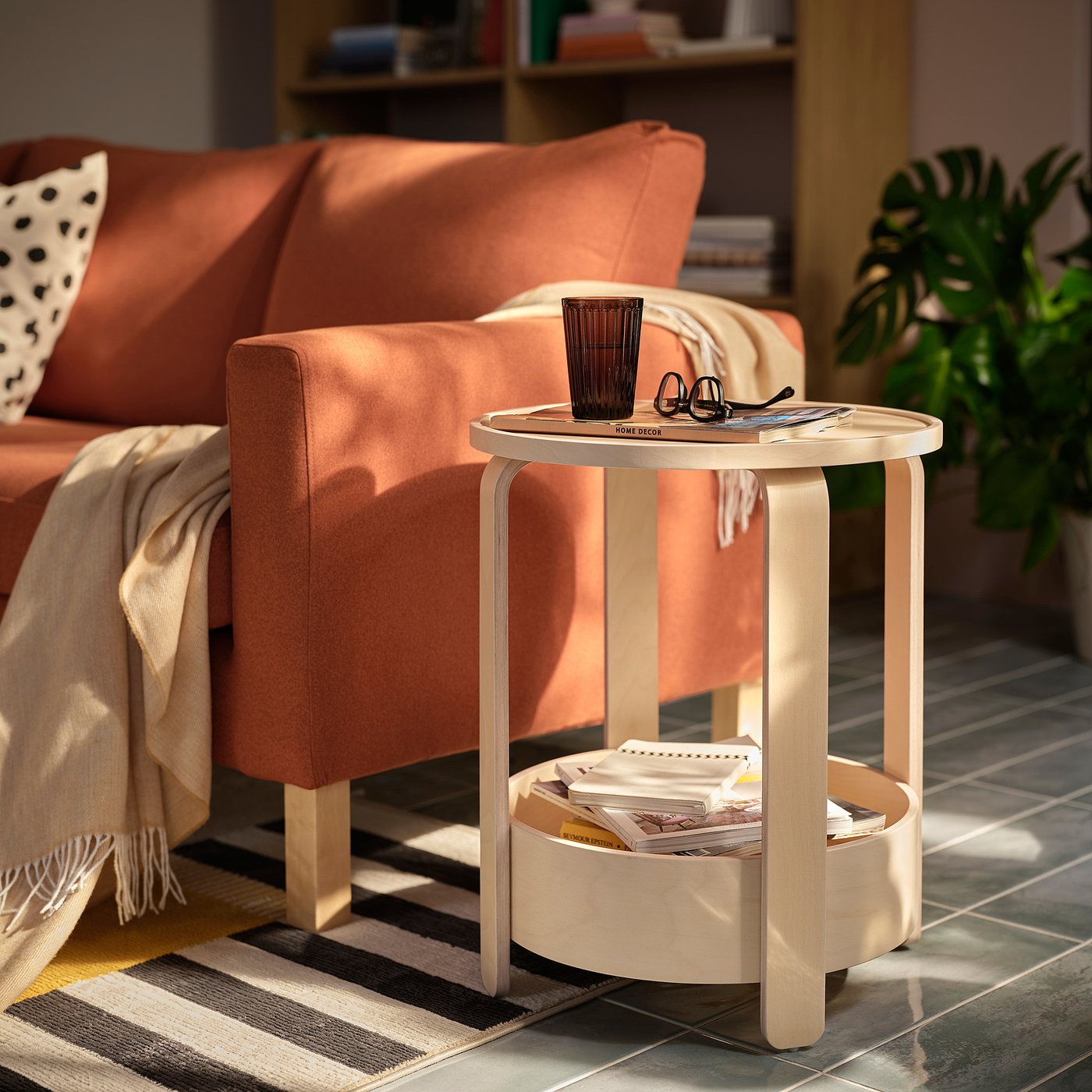 BORGEBY ボルゲビー サイドテーブル, バーチ材突き板, 46 cm - IKEA
