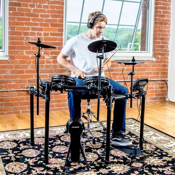 ALESIS Nitro Mesh Kit [8ピース・オールメッシュ電子ドラムキット