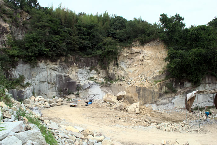 竜山石（兵庫） | 石材のことが日本一わかるサイト、いしマガ