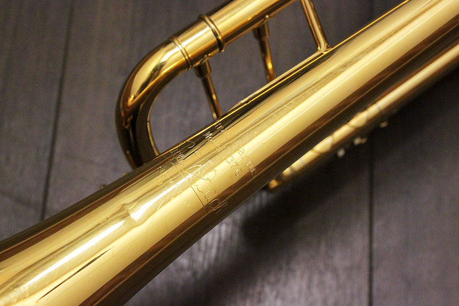 ゴールドブラスベルandゴールドプレートのBACHトランペットが入荷