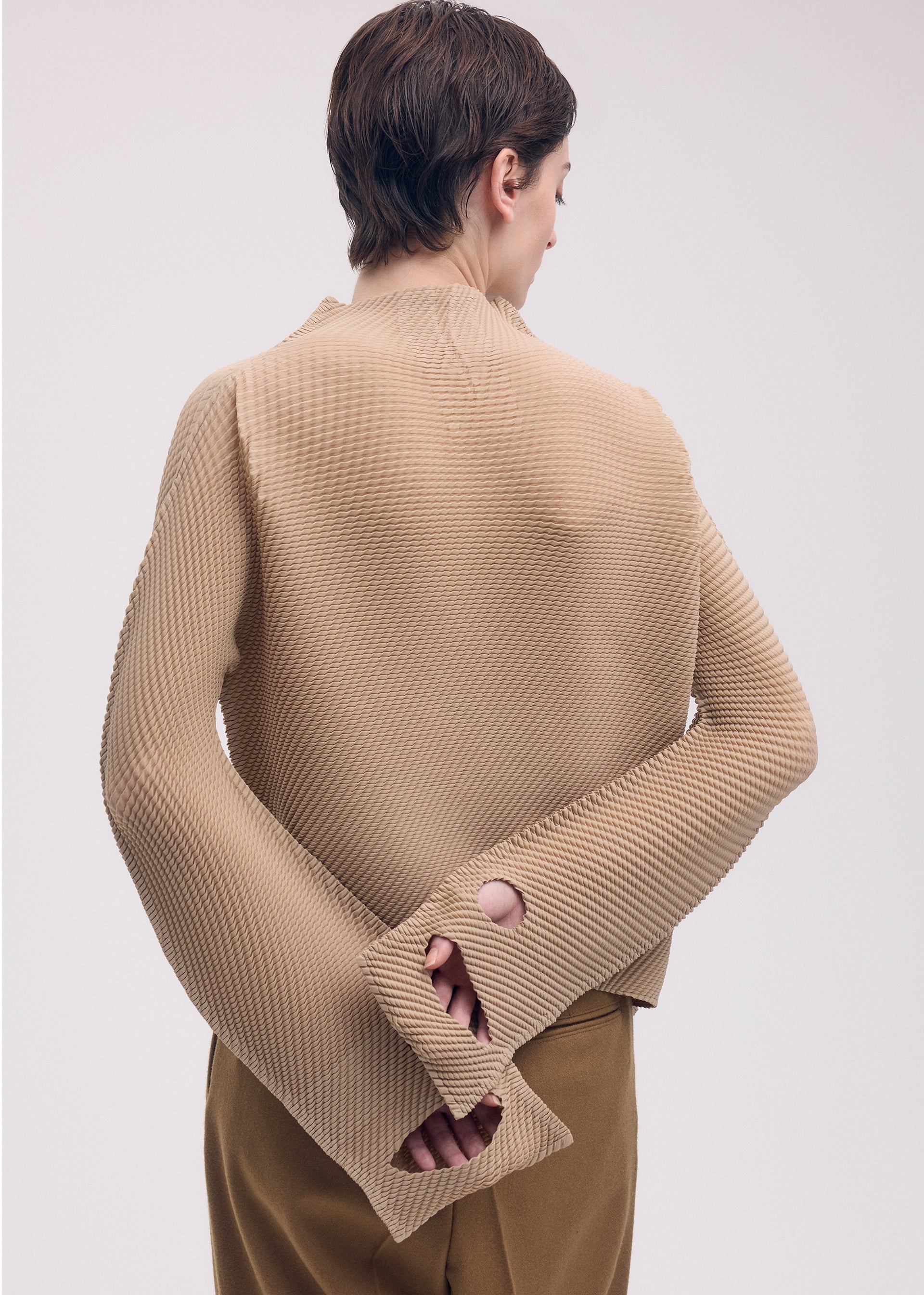 SHIFTED MISTY PLEATS – isseymiyake.com