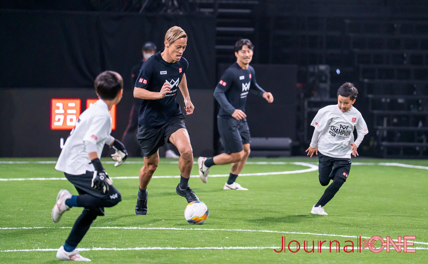 本田圭佑が柿谷、中澤、宇佐美らと小学生相手にガチサッカー
