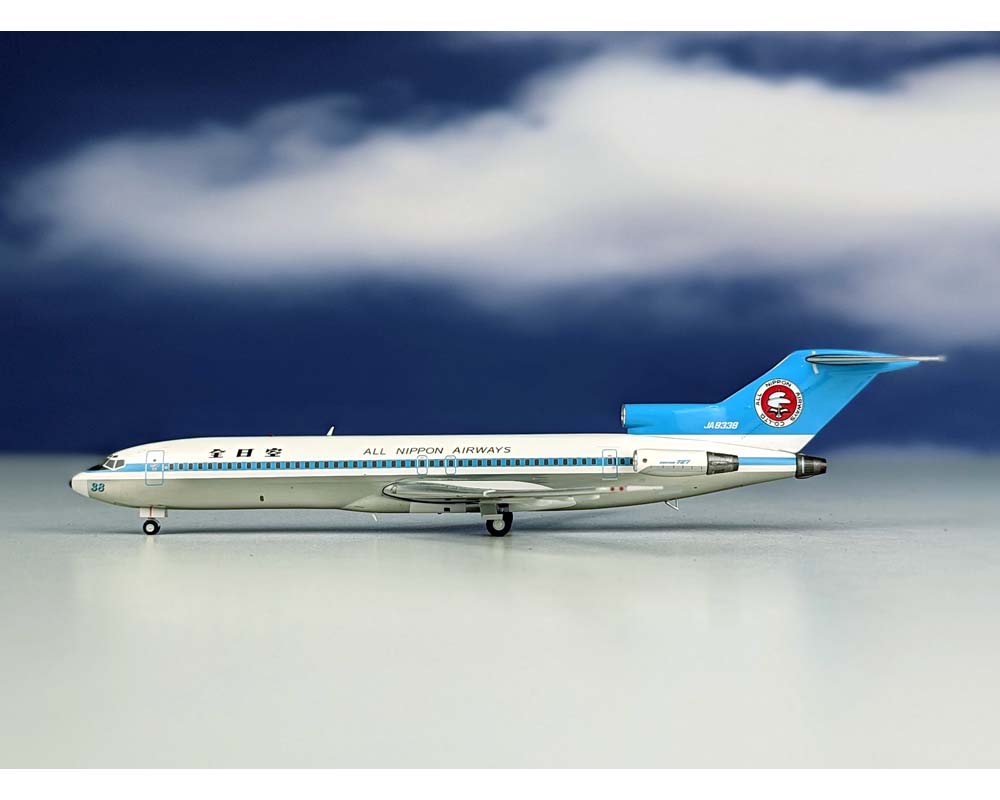 www.JetCollector.com: ANA - All Nippon B727-200 JA8338 1:200 Scale